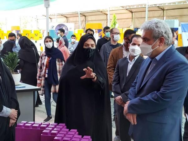 سورنا ستاری در پاویون زنان پیشگام کارآفرین سورنا ستاری در پاویون زنان پیشگام کارآفرین