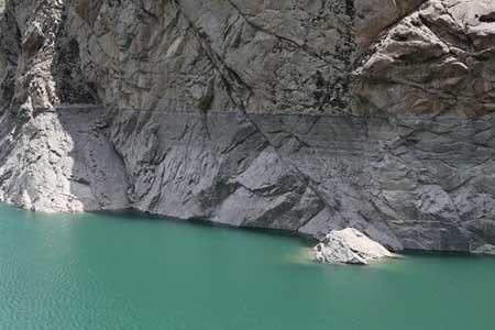 حجم آب مخازن سدهای کشور 27 درصد کاهش یافت