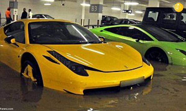 غرق شدن خودروهای لوکس در یک پارکینگ